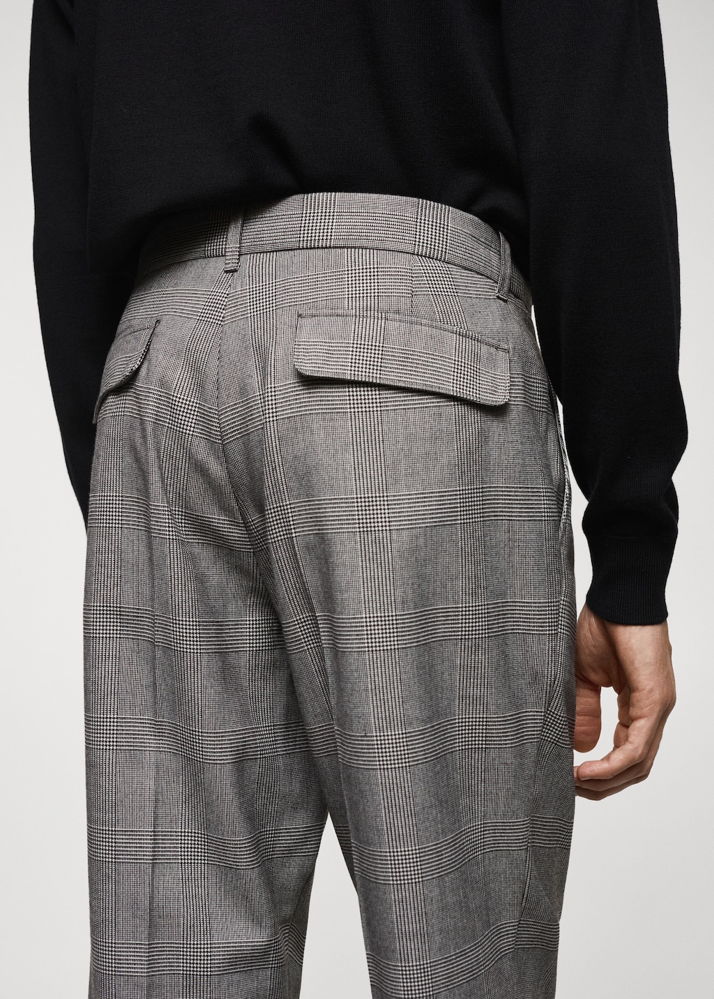 Check pleated trousers - Details of the article 4