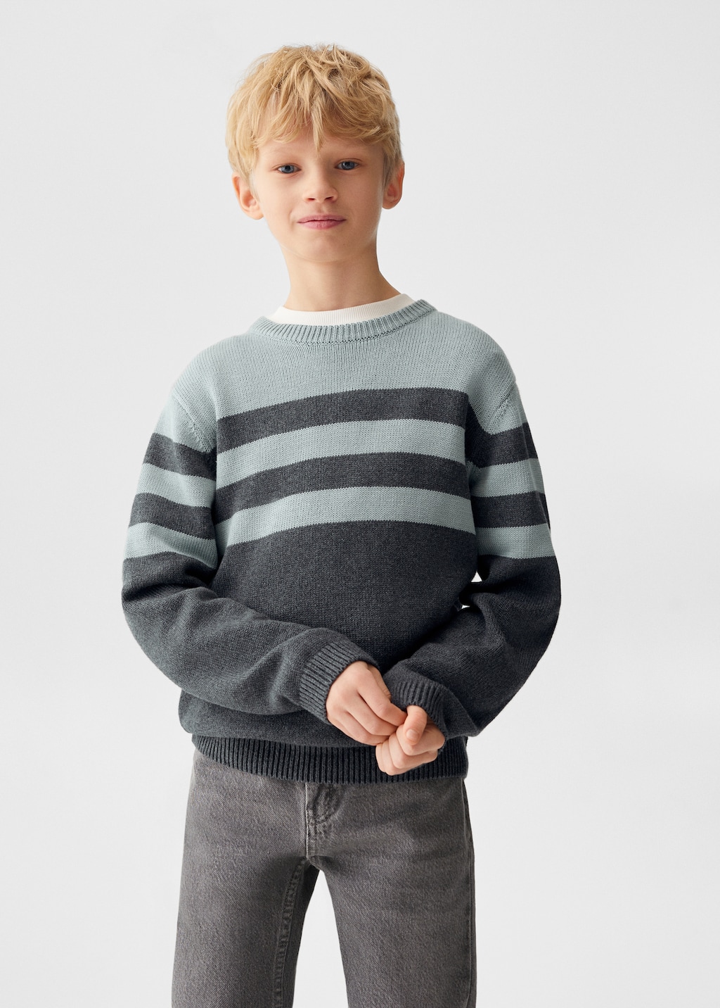 Knit striped sweater - Medium plane