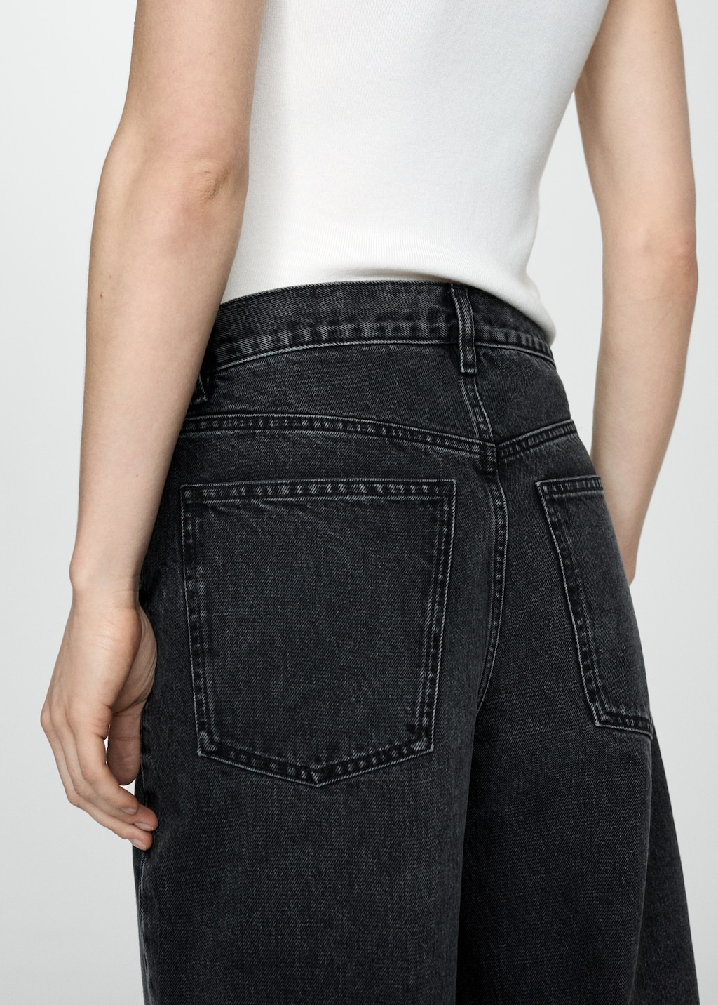 Loose mid-rise wideleg jeans - Details of the article 6