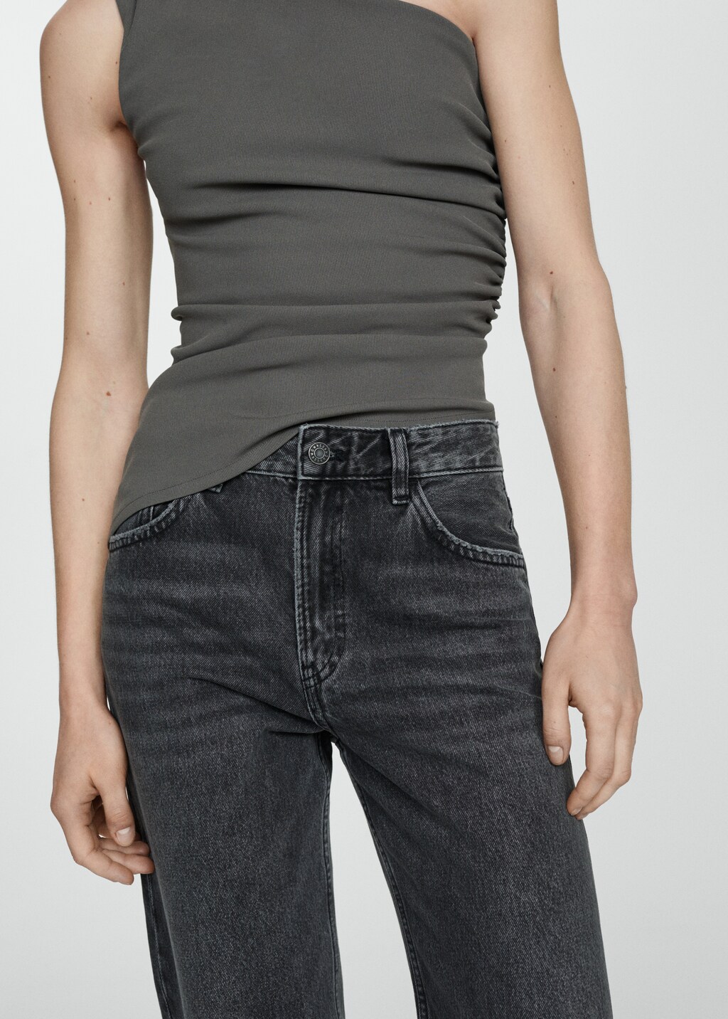 Gerade Jeans mit mittlerem Bund - Detail des Artikels 6