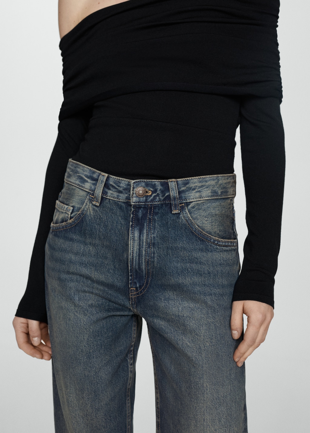 Gerade Jeans mit mittlerem Bund - Detail des Artikels 4