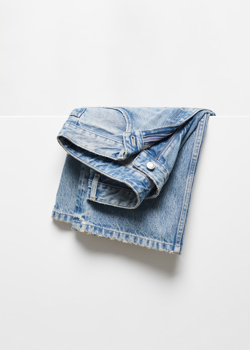 Gerade Jeans mit mittlerem Bund - Detail des Artikels 8