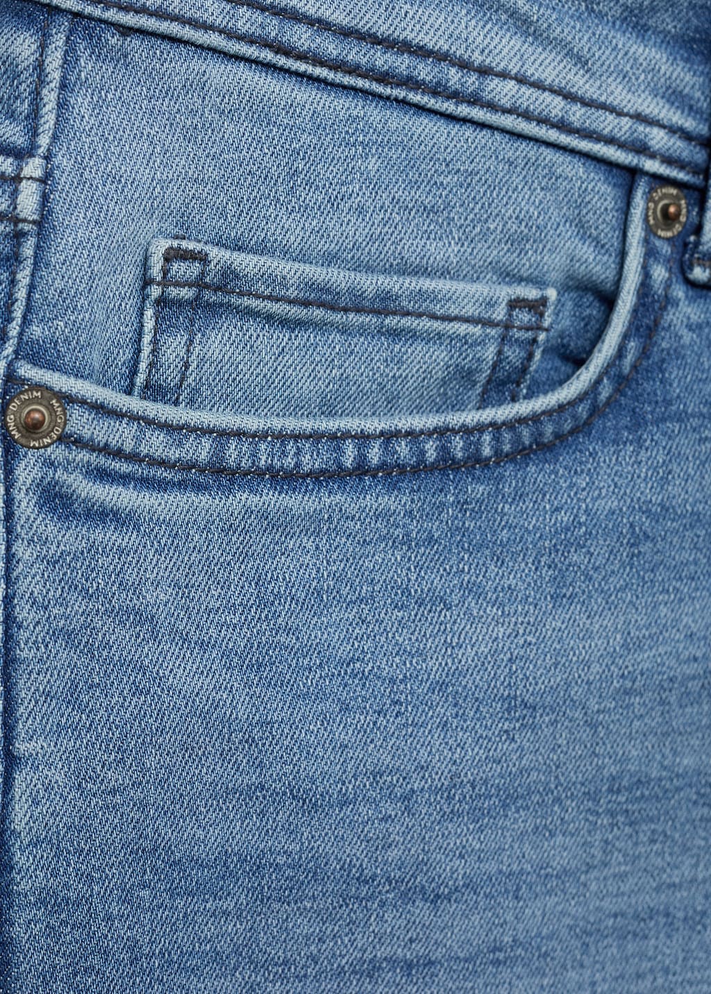 Slim fit light wash jeans - Details of the article 0