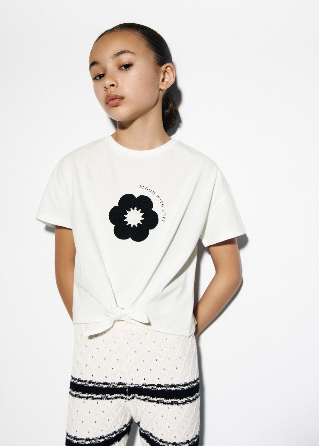 T-shirt with flower applique - Details of the article 1