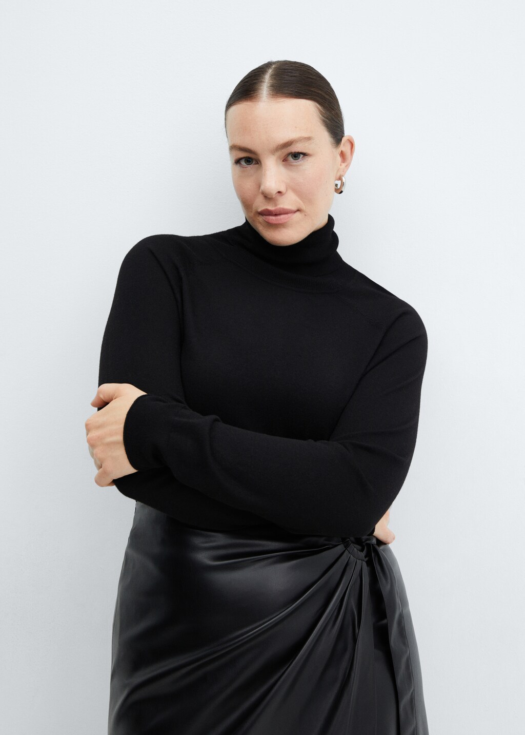 Fine-knit turtleneck sweater - Women | MANGO OUTLET USA