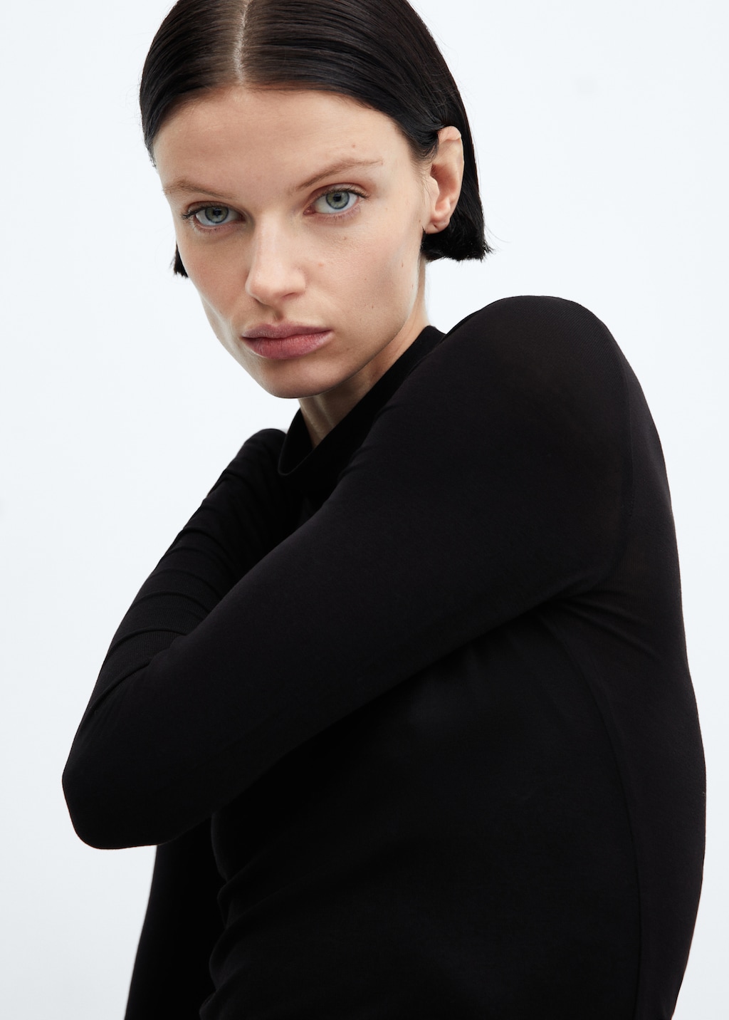 Turtleneck long-sleeved t-shirt - Details of the article 1