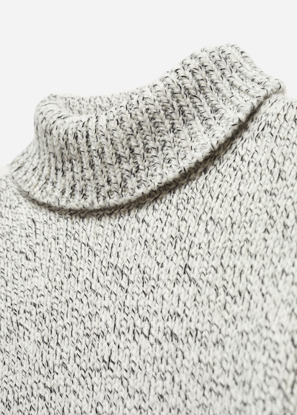 Wool turtleneck sweater - Details of the article 8