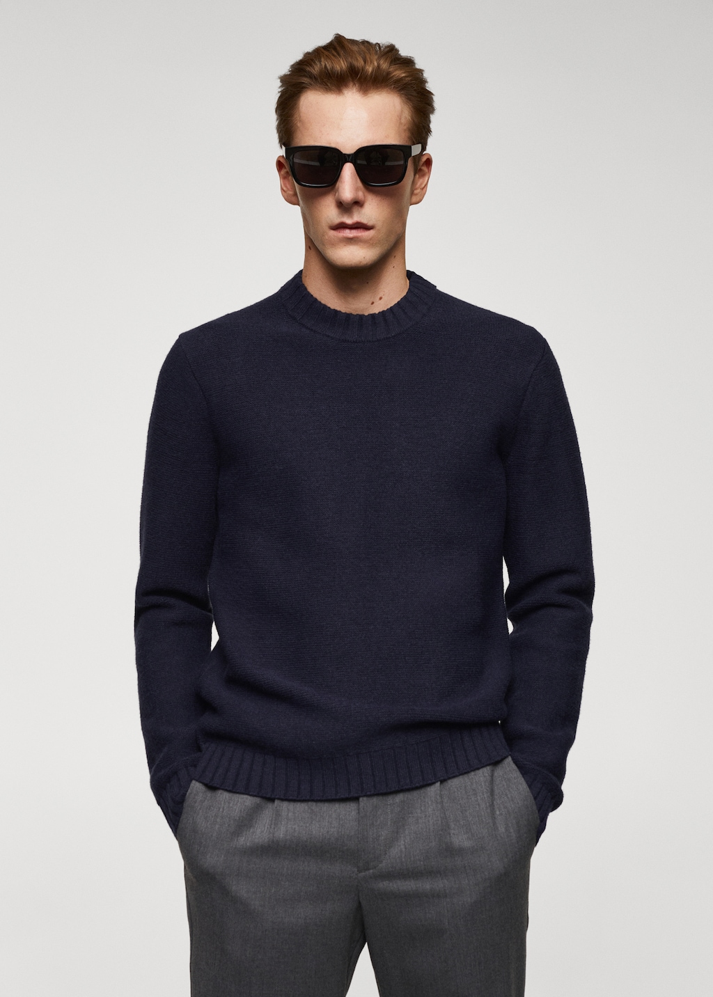 Knitted sweater with ribbed details - Medium plane