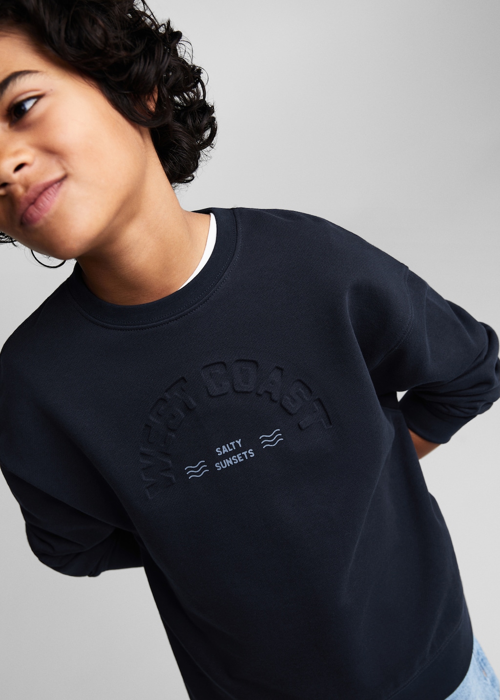 Embossed message sweatshirt - Details of the article 1