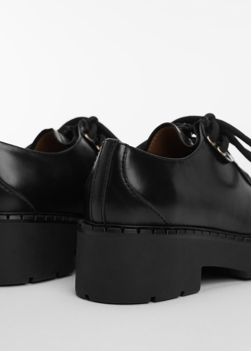 Lace-up leather shoes - Details of the article 1