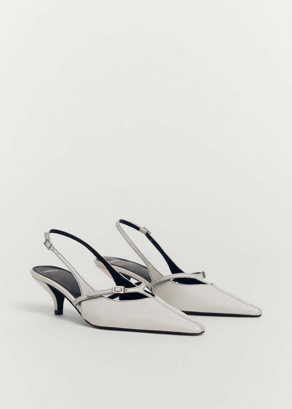 Slingbacks aus Leder mit Riemen - Mittlere Ansicht