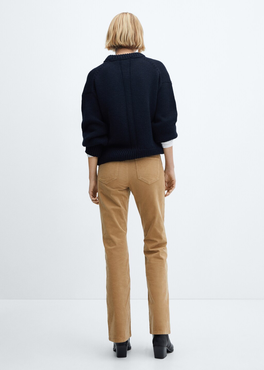 Mid-rise corduroy flared pants - Reverse of the article