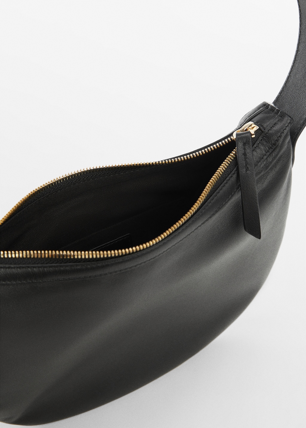 Leather shoulder bag - Details of the article 2