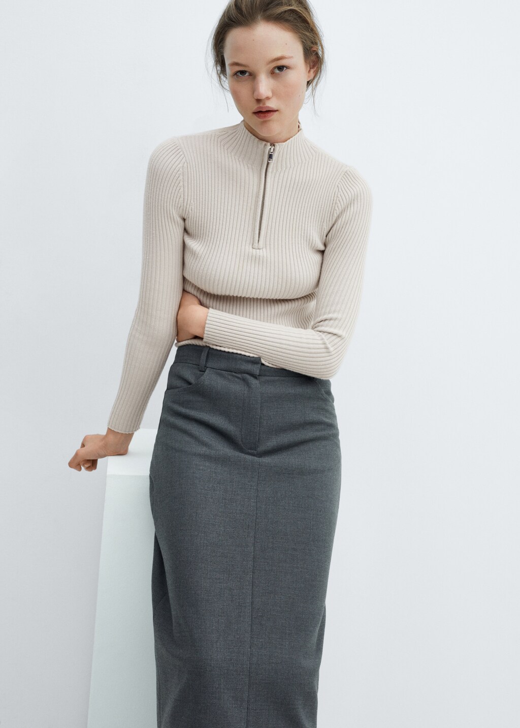 Ribbed sweater with zip - Medium plane