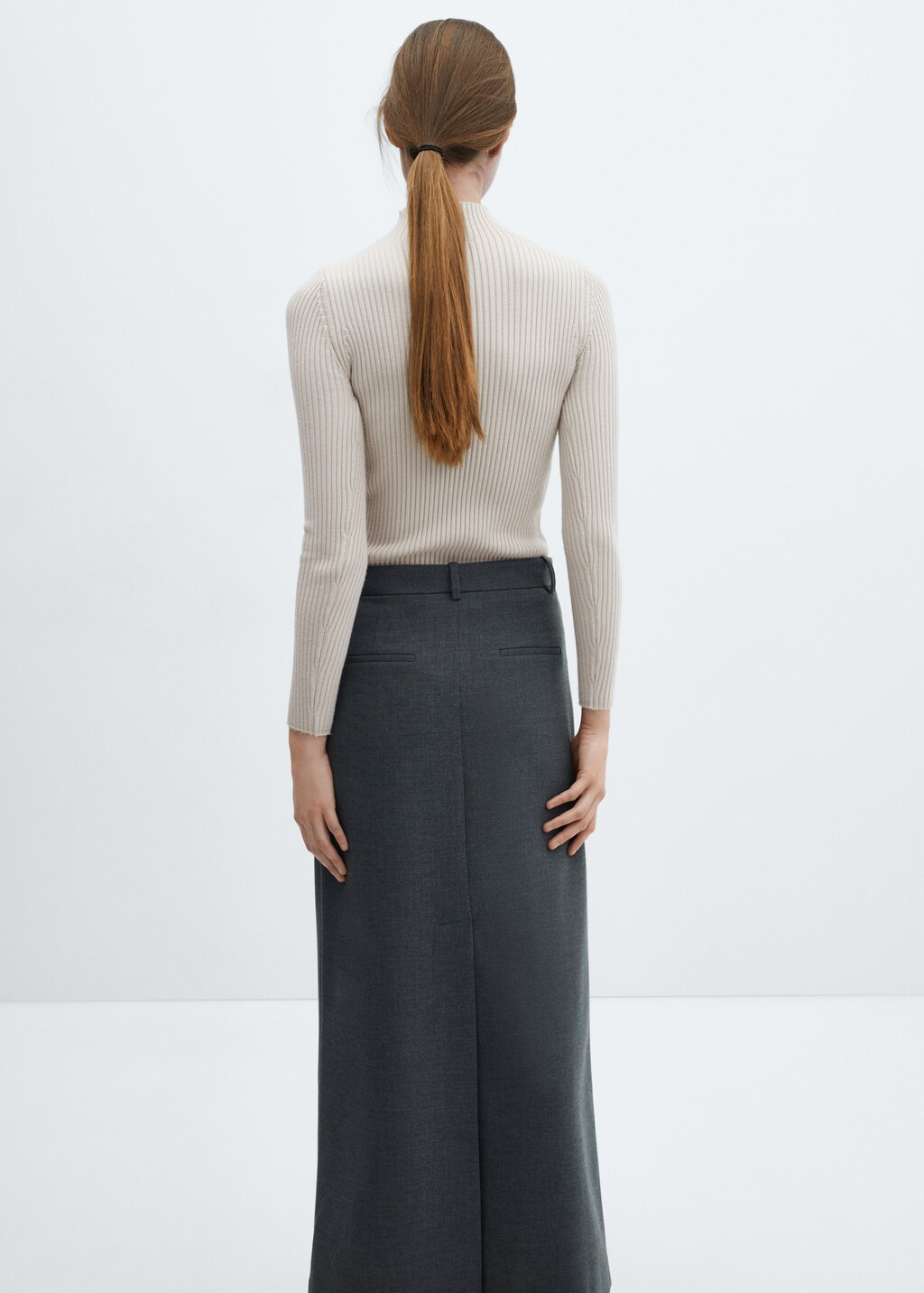 Ribbed sweater with zip - Reverse of the article