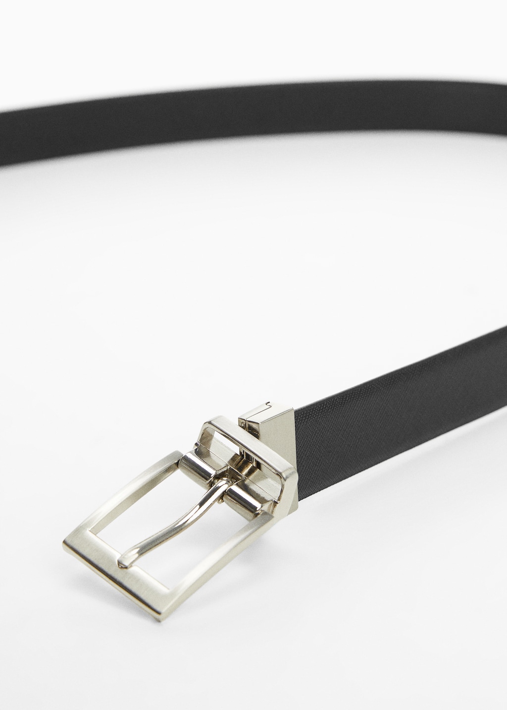 Saffiano leather belt - Details of the article 2