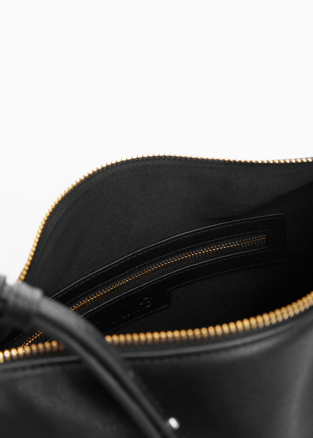 Shoulder bag with buckle - Details of the article 2