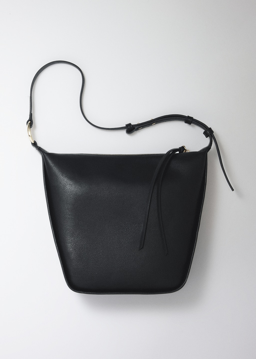 Shoulder bag with buckle - Details of the article 9