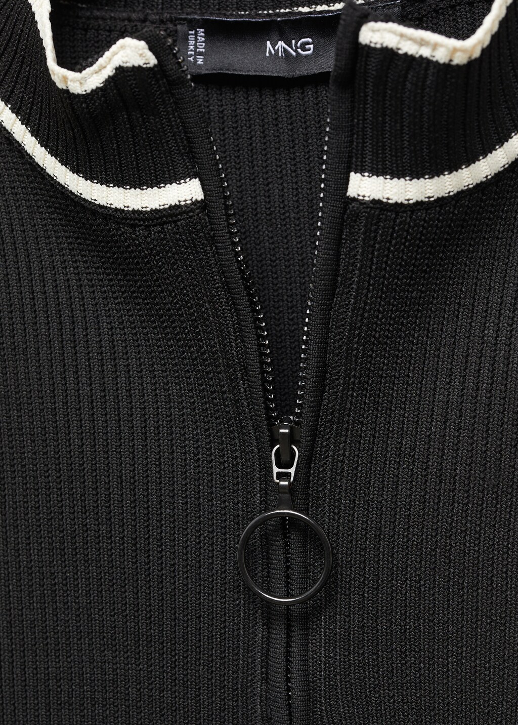 Ribbed sweater with zip - Details of the article 8