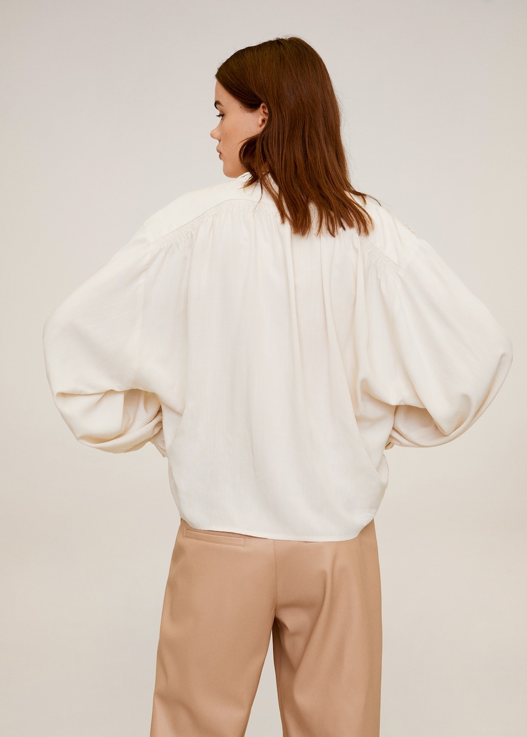 Gathered details blouse - Reverse of the article