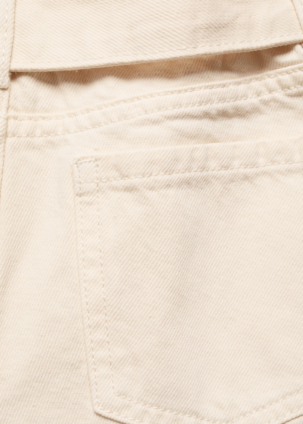 Paperbag shorts with belt - Details of the article 8