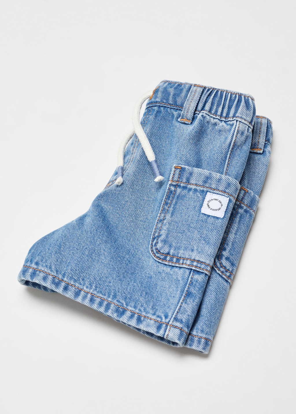 Elastic waist denim Bermuda shorts - Details of the article 0