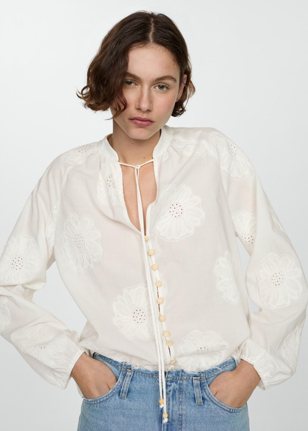 Floral embroidered blouse with bow - Medium plane