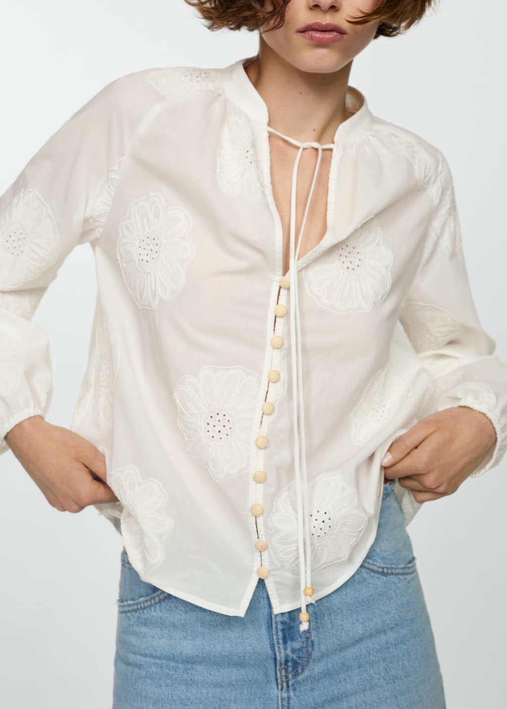 Floral embroidered blouse with bow - Details of the article 6