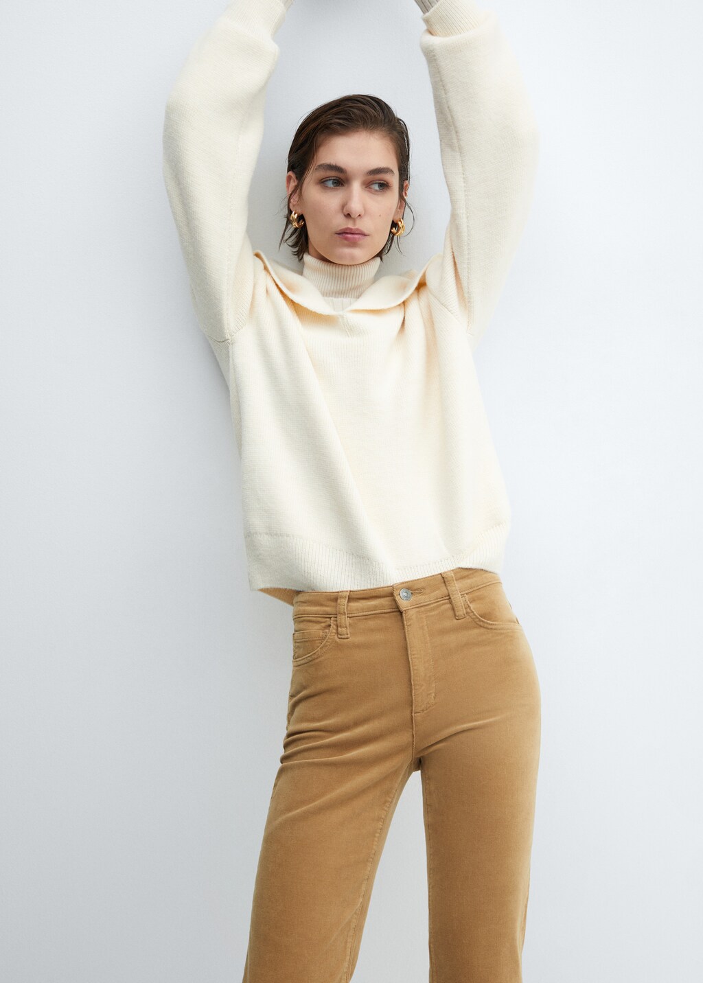 Flared cropped corduroy trousers - Details of the article 1