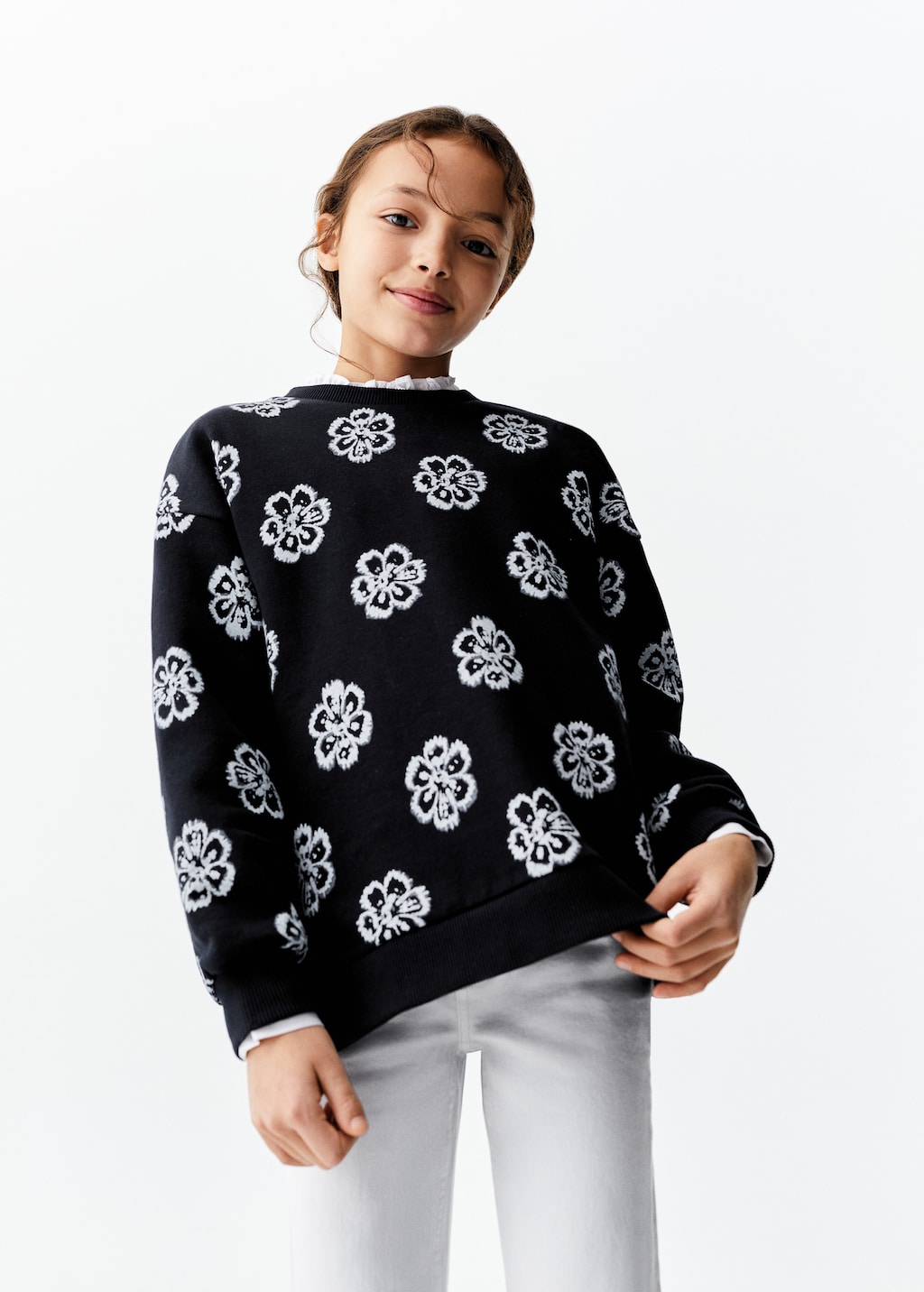 Sweat-shirt à fleurs - Plan moyen