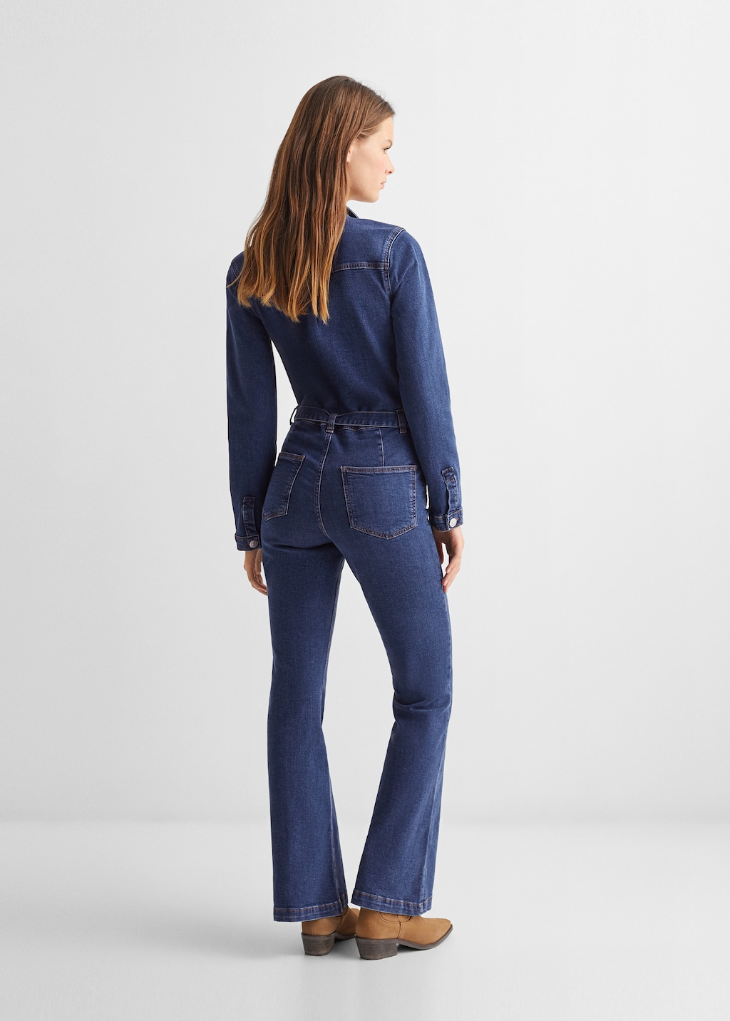 Jeans-Jumpsuit mit Knöpfen - Rückseite des Artikels