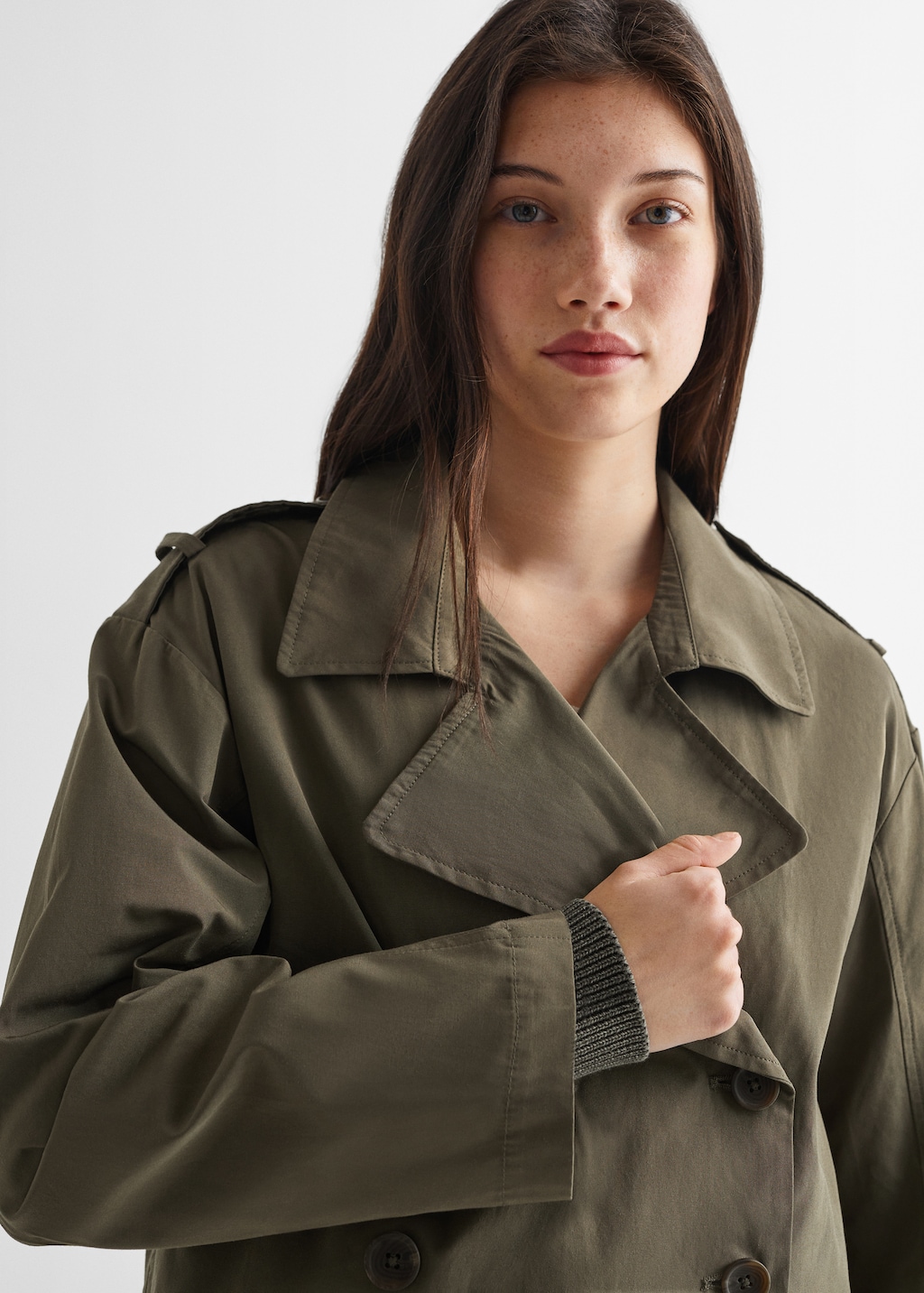 Short trench coat - Details of the article 1