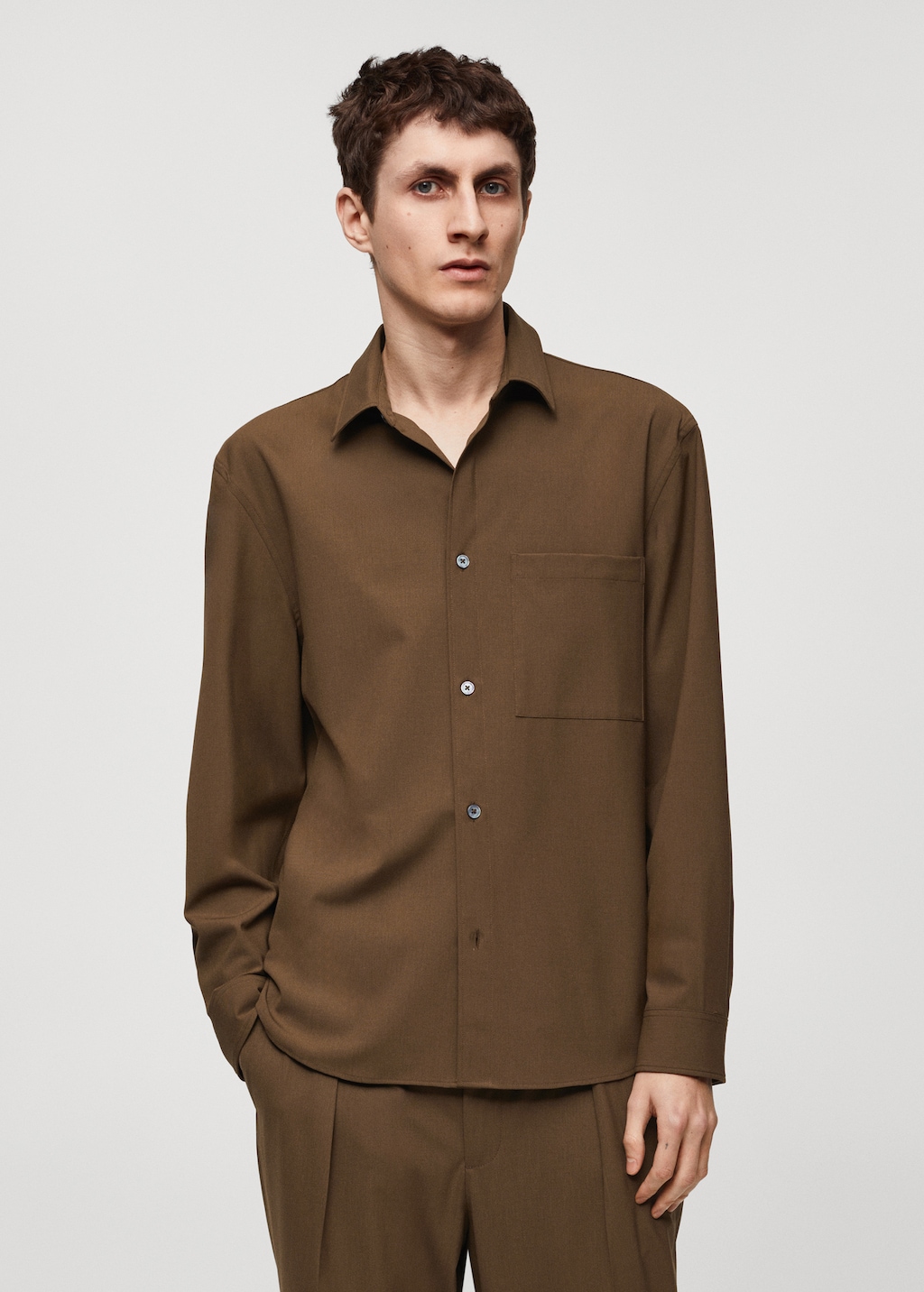 Regular-fit shirt with chest pocket - Medium plane