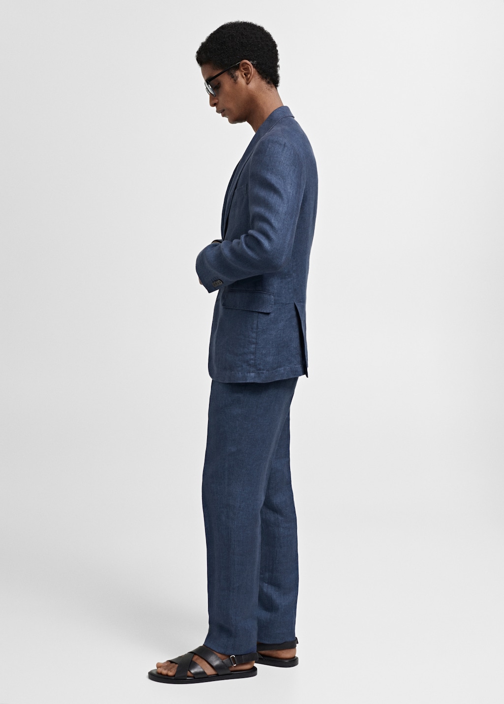 Slim-fit suit jacket in 100% herringbone linen - Details of the article 2