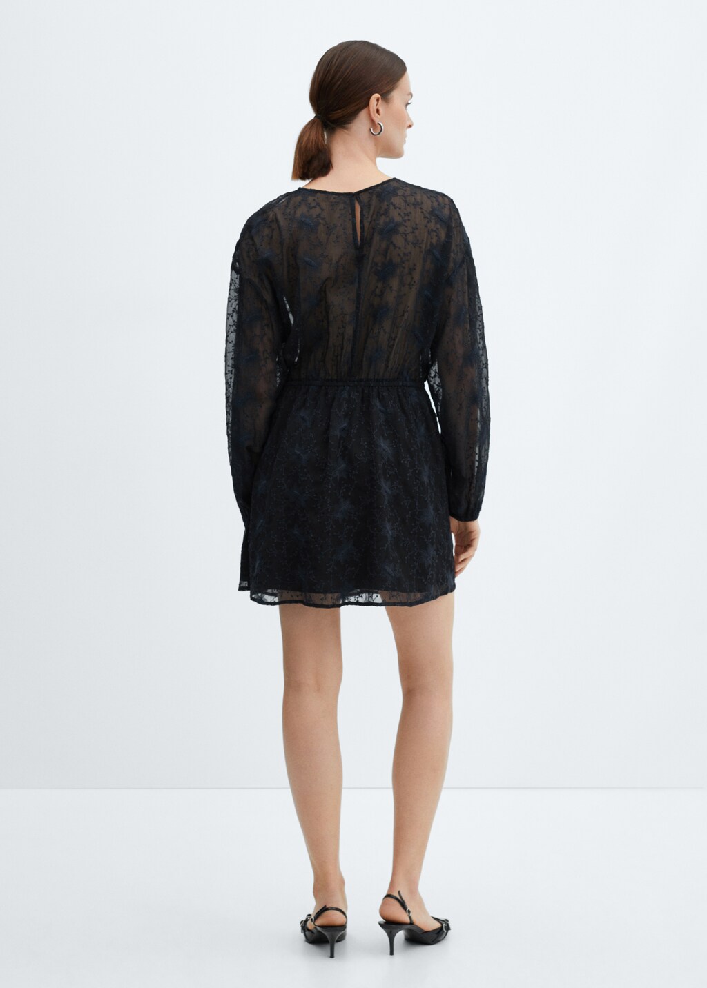 Puff-sleeved embroidered dress - Reverse of the article