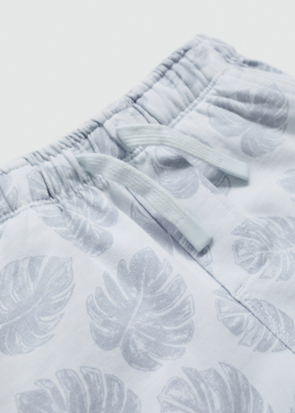 Leaf-print Bermuda shorts - Details of the article 8