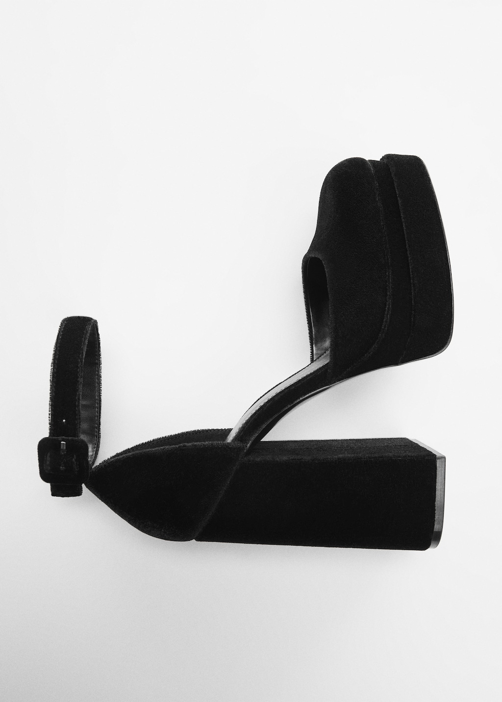 Velvet heeled shoes - Details of the article 2