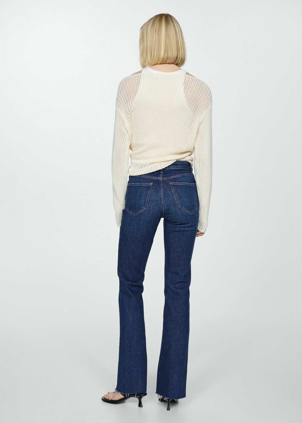 Medium-rise flared jeans - Reverse of the article