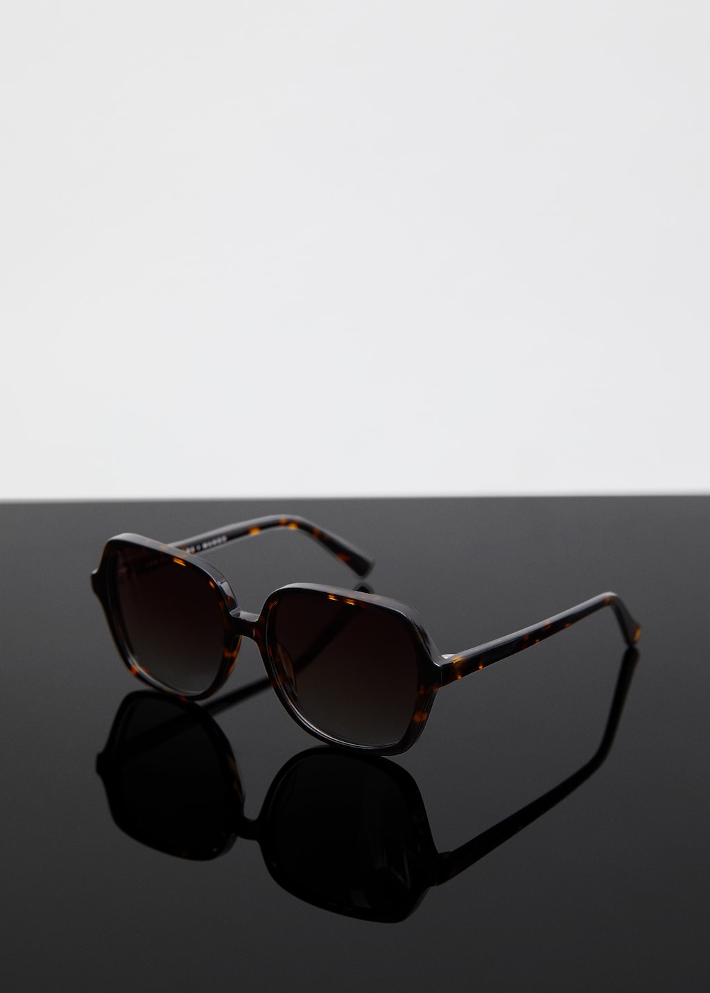 Tortoiseshell square sunglasses - Medium plane