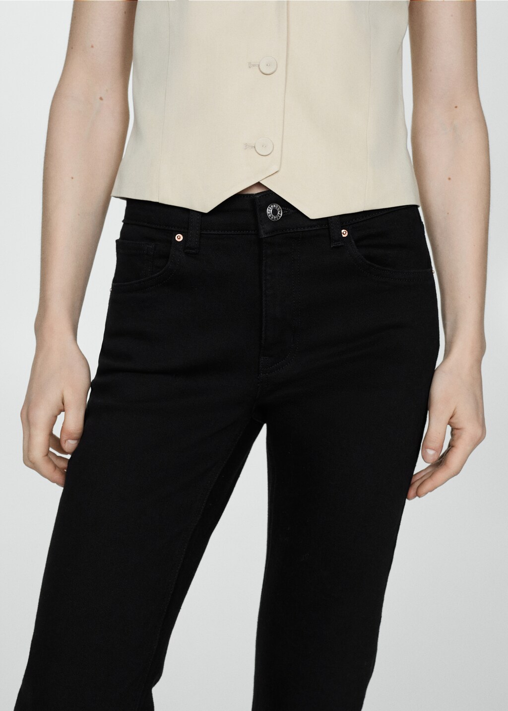 Medium-rise straight jeans with slits - Details of the article 2