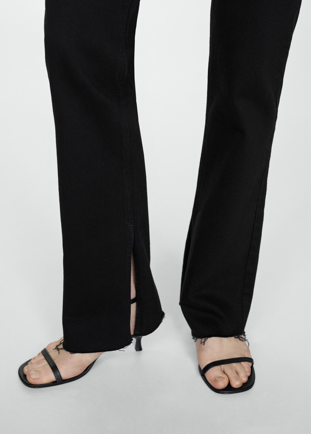 Medium-rise straight jeans with slits - Details of the article 6