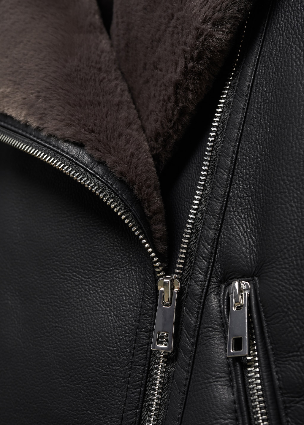 Jacket with shearling-effect lining - Details of the article 8