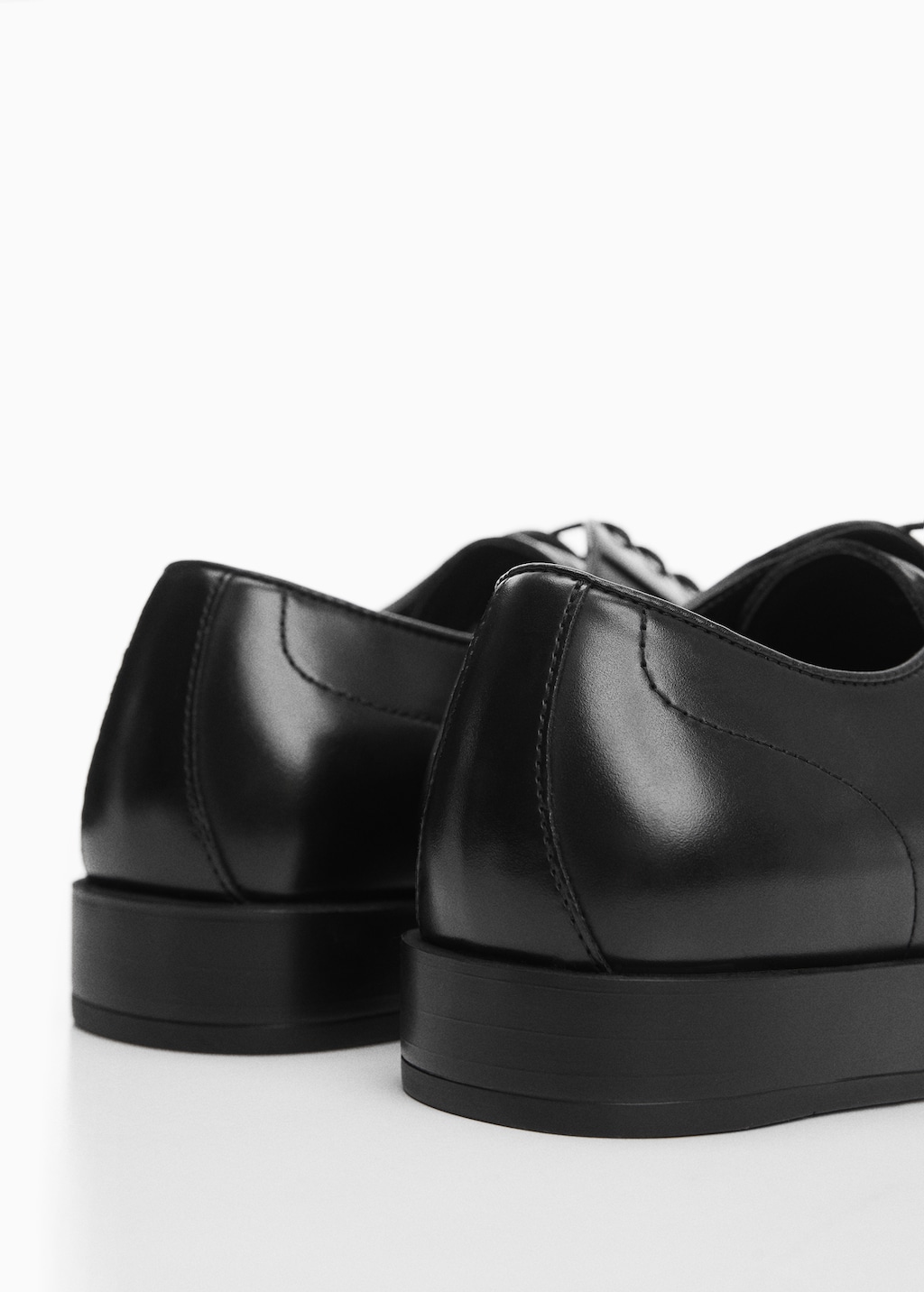 Leather-effect suit shoes - Details of the article 2