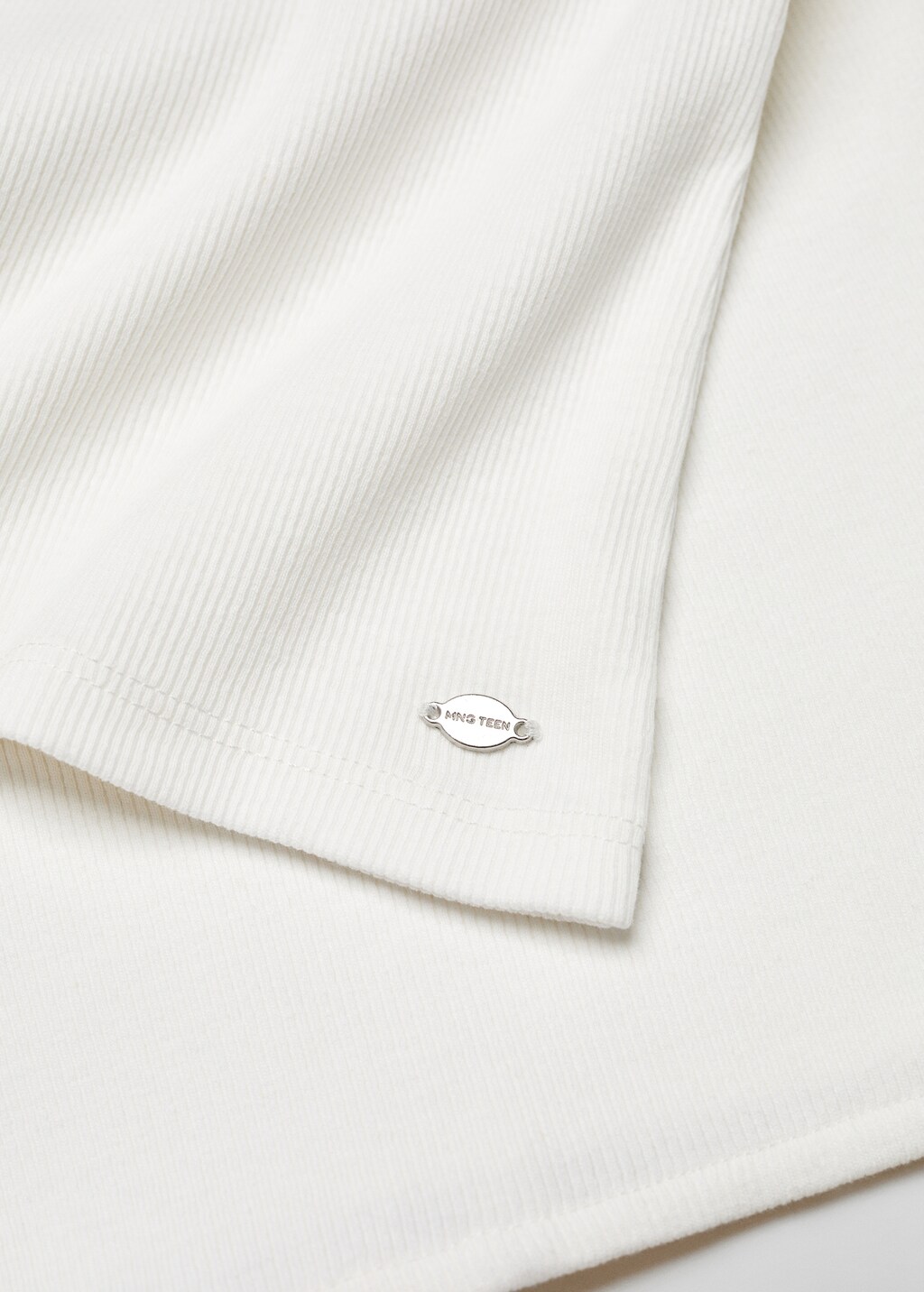 Ribbed off-the-shoulder t-shirt - Details of the article 8