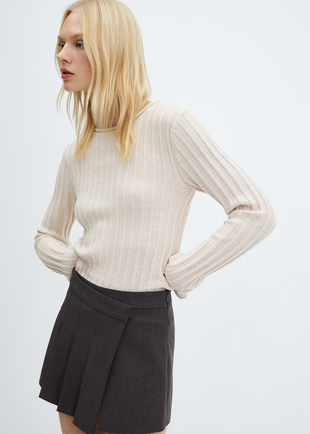 Ribbed knit sweater - Medium plane