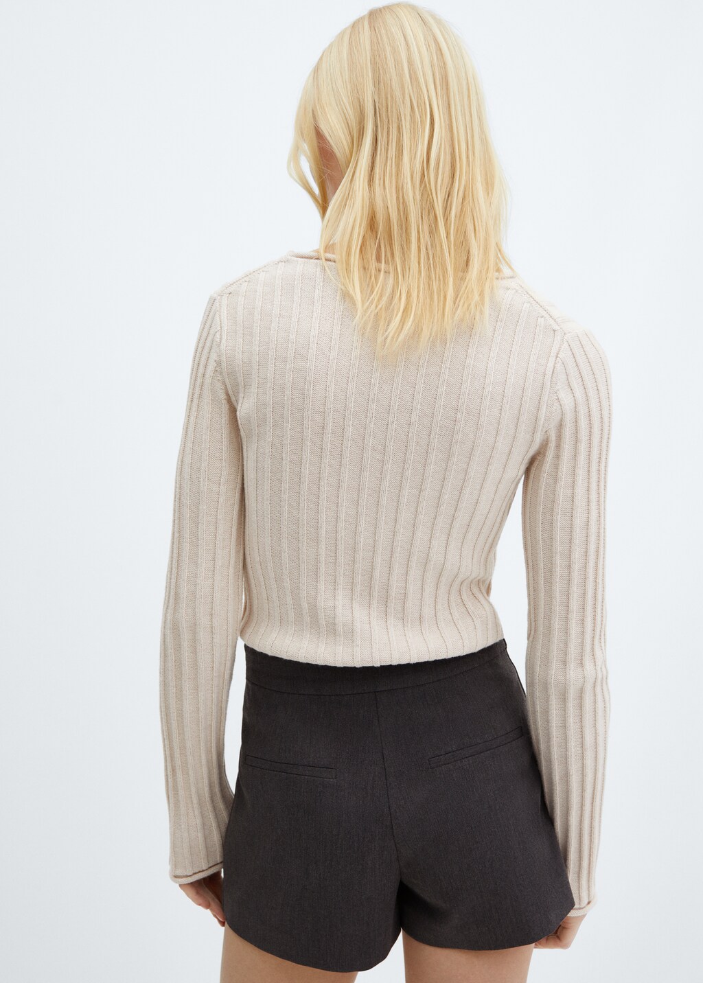 Ribbed knit sweater - Reverse of the article