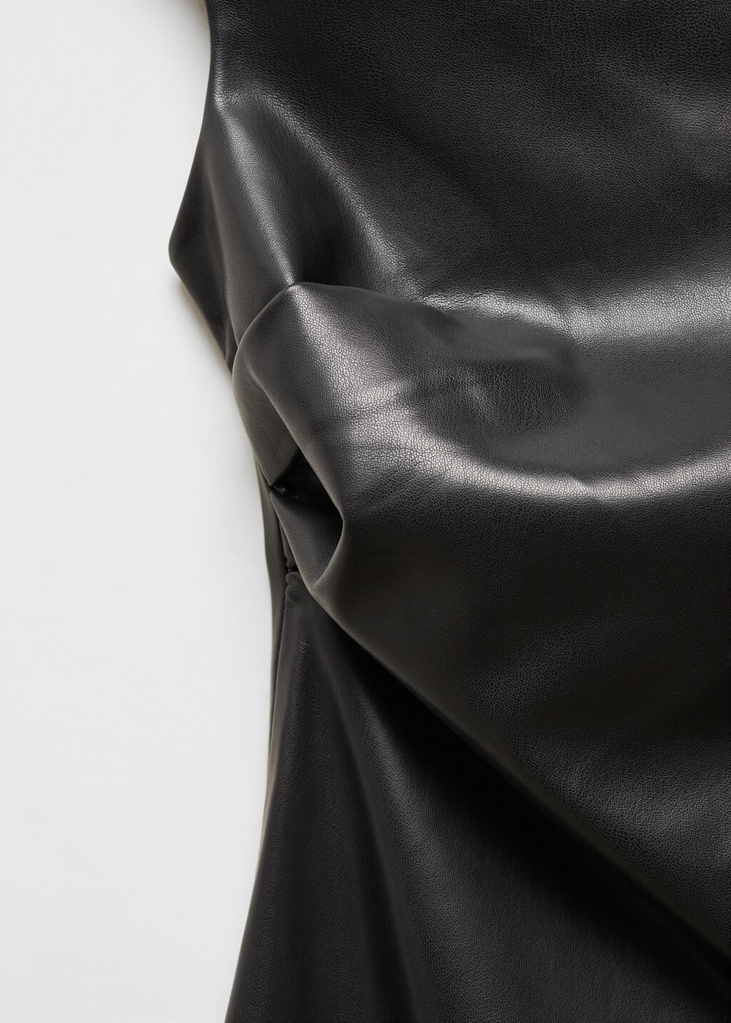 Short leather-effect dress - Details of the article 8