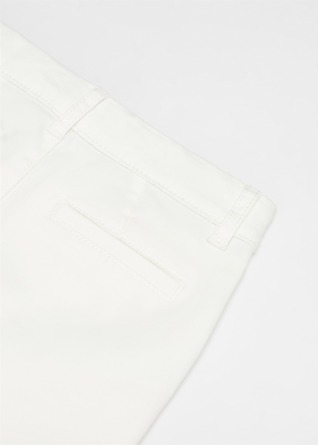 Slim-fit chino cotton bermuda shorts - Details of the article 8