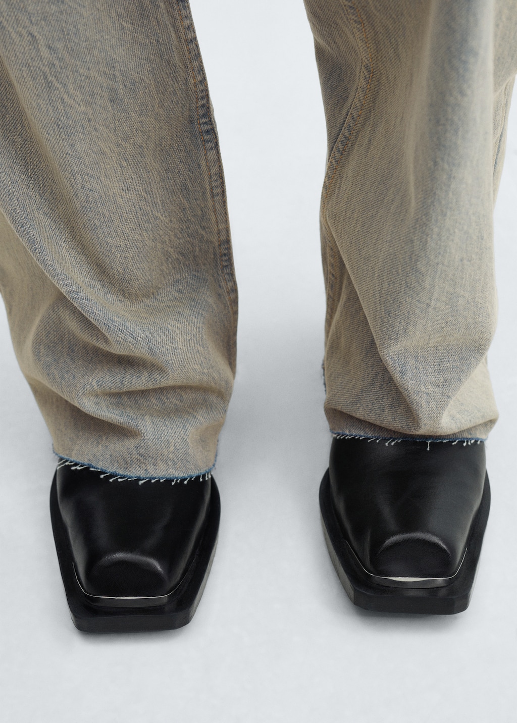 High-rise wideleg jeans - Details of the article 6