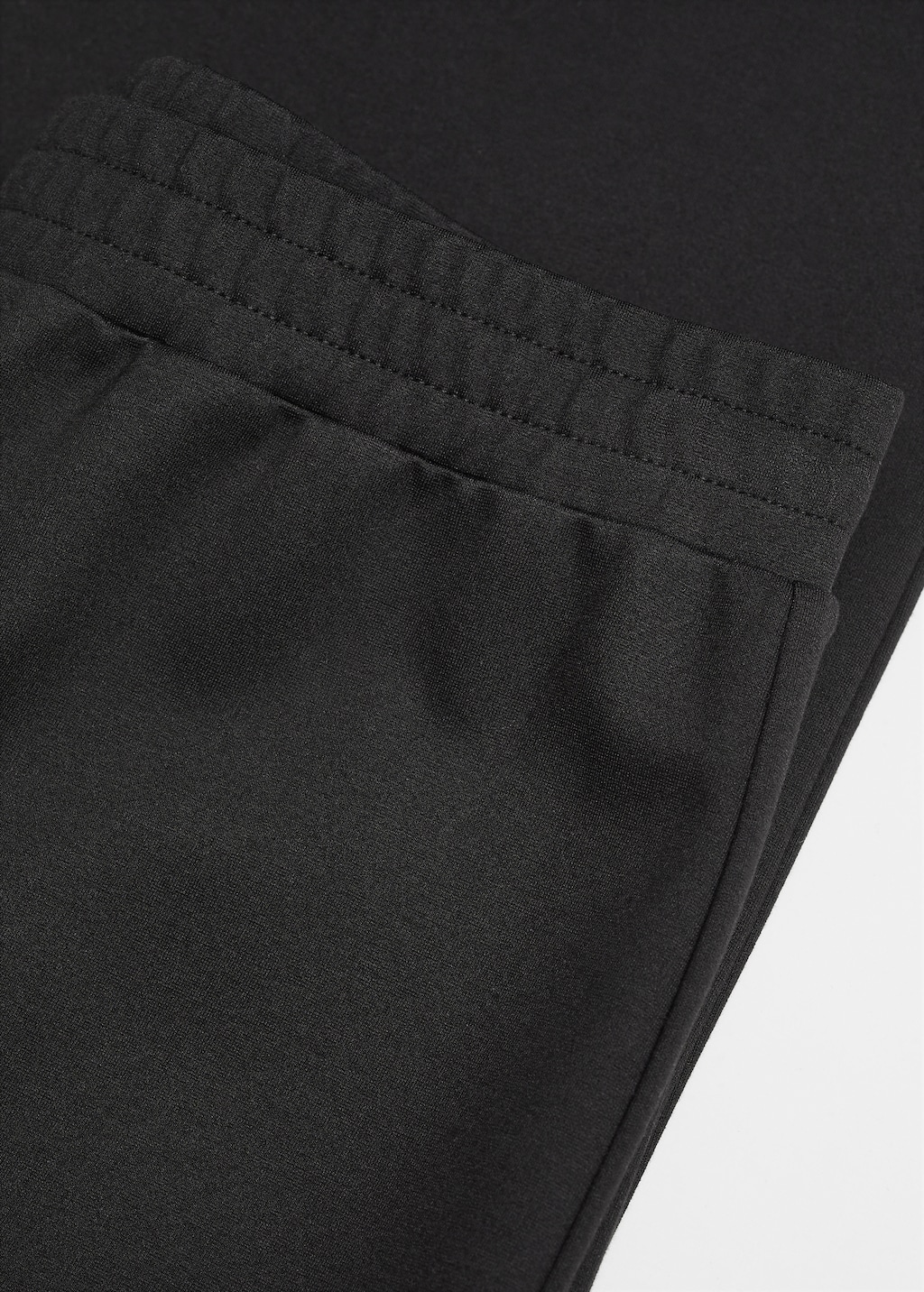 Straight-fit trousers with elastic waist - Details of the article 8